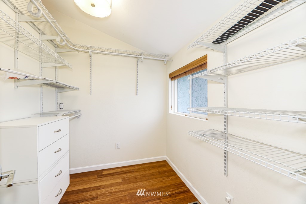 18315 6th Avenue Northwest Shoreline, WA 98177 - Photo 15 of 31