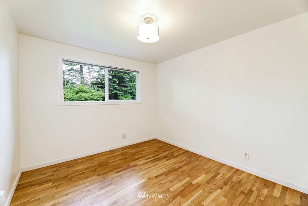 18315 6th Avenue Northwest Shoreline, WA 98177 - Photo 17 of 31