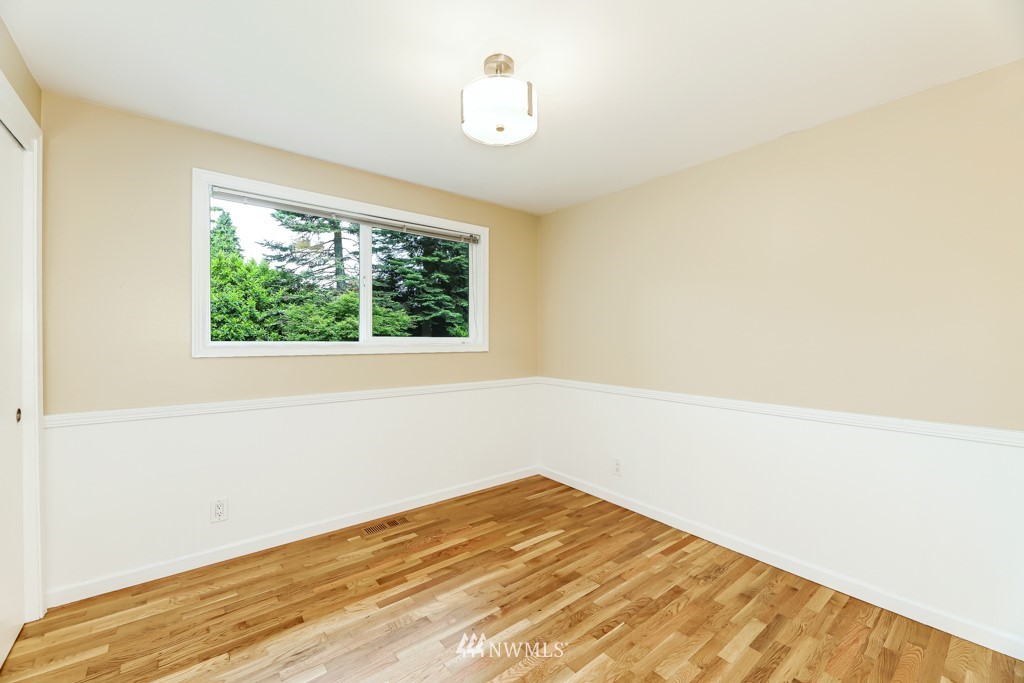 18315 6th Avenue Northwest Shoreline, WA 98177 - Photo 18 of 31