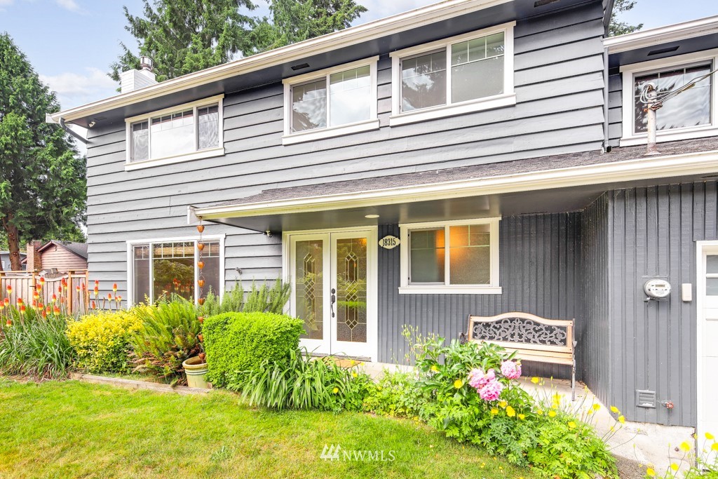 18315 6th Avenue Northwest Shoreline, WA 98177 - Photo 4 of 31