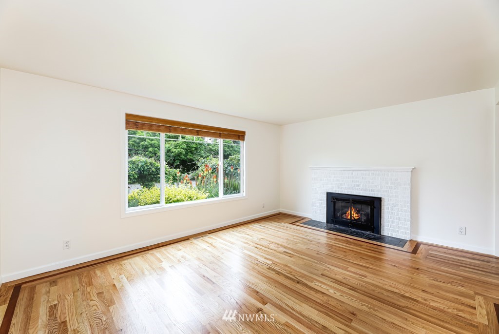 18315 6th Avenue Northwest Shoreline, WA 98177 - Photo 7 of 31