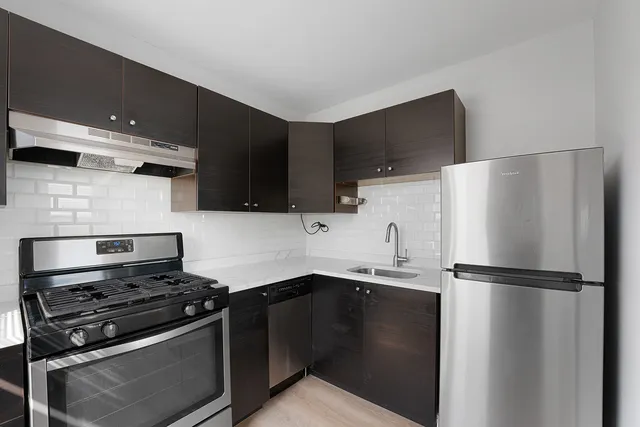 $1,961 | 5858 North Sheridan Road, Unit 402, Chicago, IL 60660