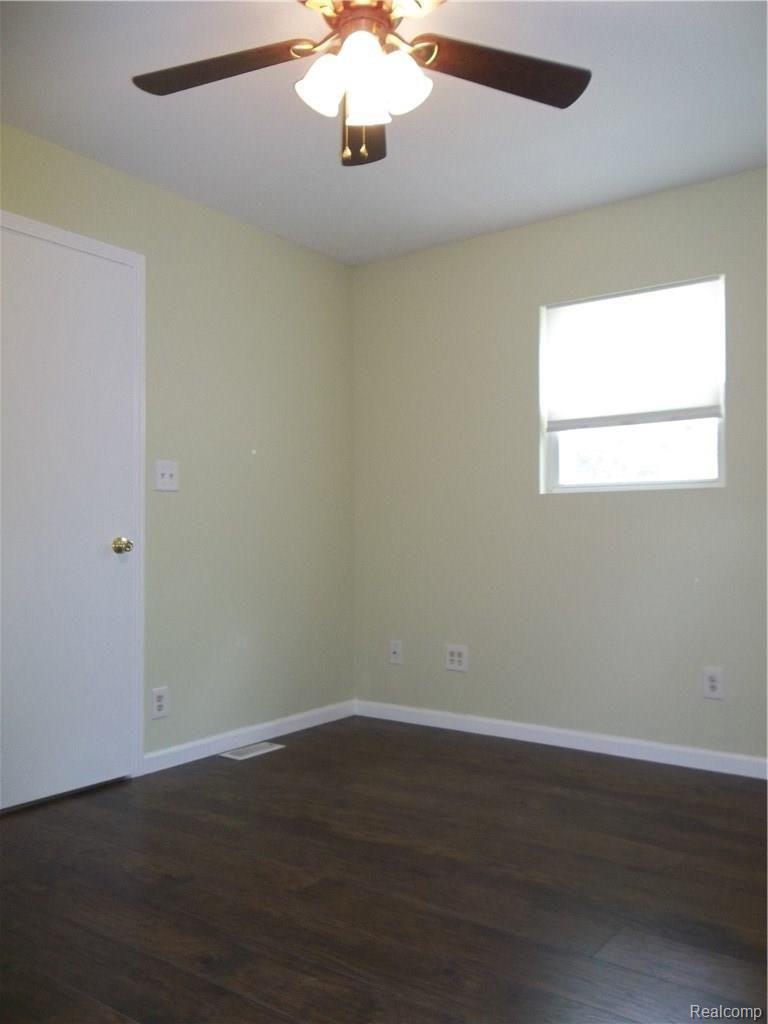 15317 Allen Road Southgate, MI 48195 - Photo 30 of 33 BEDROOM