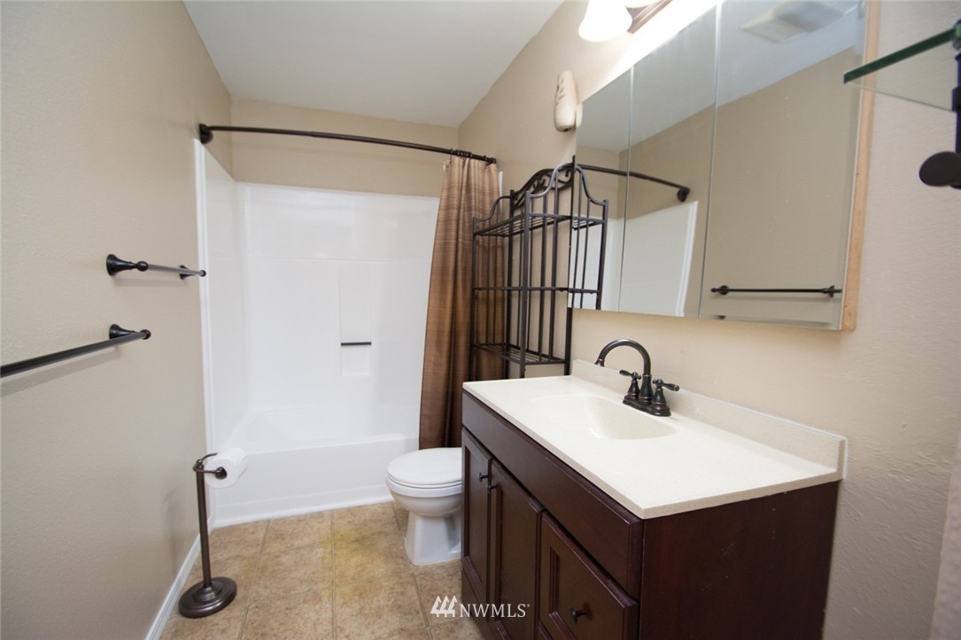 10131 Bridge Road Southeast Yelm, WA 98597 - Photo 8 of 14 Gallery Image 8