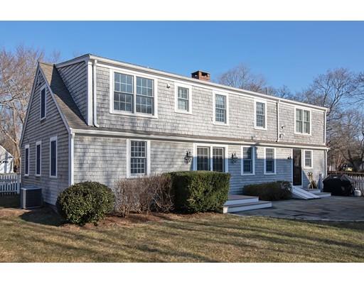 13 Stoddard Road Hingham, MA 02043 - Photo 2 of 30