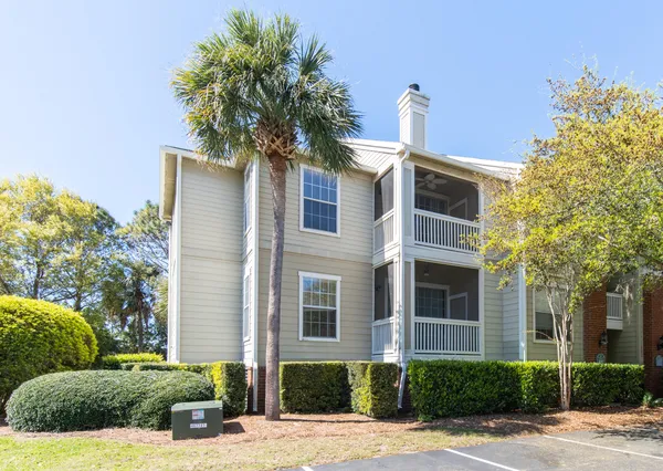 $2,750 | 1600 Long Grove Drive, Unit 121, Mount Pleasant, SC 29464