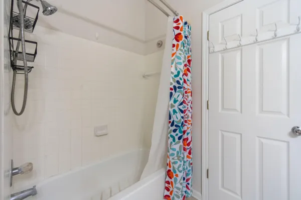 $2,750 | 1600 Long Grove Drive, Unit 121, Mount Pleasant, SC 29464