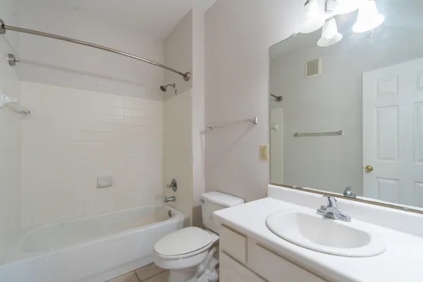 $2,750 | 1600 Long Grove Drive, Unit 121, Mount Pleasant, SC 29464