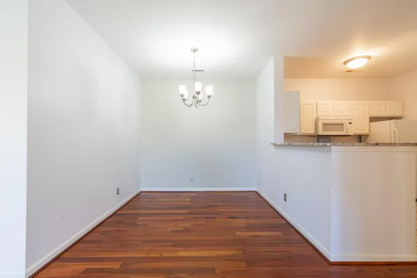$2,750 | 1600 Long Grove Drive, Unit 121, Mount Pleasant, SC 29464