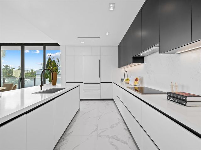 $3,495,000 | 160 Isle Of Venice Drive, Unit 301, Fort Lauderdale, FL 33301