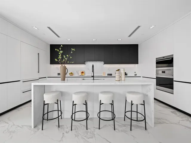 $3,595,000 | 160 Isle Of Venice Drive, Unit 301, Fort Lauderdale, FL 33301