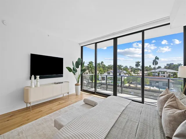 $3,595,000 | 160 Isle Of Venice Drive, Unit 301, Fort Lauderdale, FL 33301