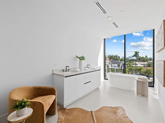 $3,595,000 | 160 Isle Of Venice Drive, Unit 301, Fort Lauderdale, FL 33301