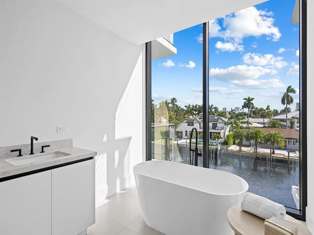 $3,595,000 | 160 Isle Of Venice Drive, Unit 301, Fort Lauderdale, FL 33301