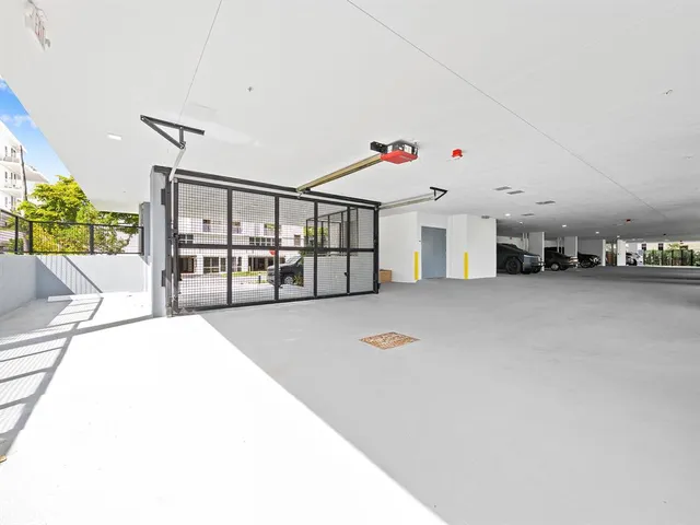 $3,595,000 | 160 Isle Of Venice Drive, Unit 301, Fort Lauderdale, FL 33301