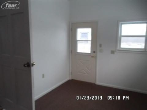 5263 Torrey Road Flint, MI 48507 - Photo 5 of 22 20344076-4.JPG