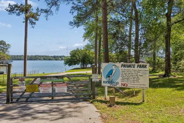 $175,000 | 152 West Oak Shadows, Onalaska, TX 77360