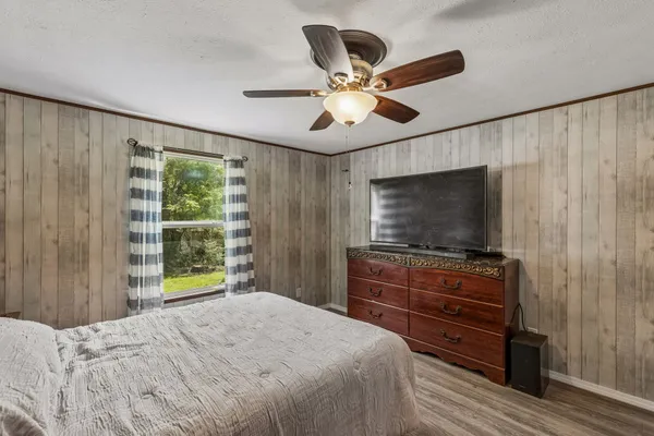 $175,000 | 152 West Oak Shadows, Onalaska, TX 77360