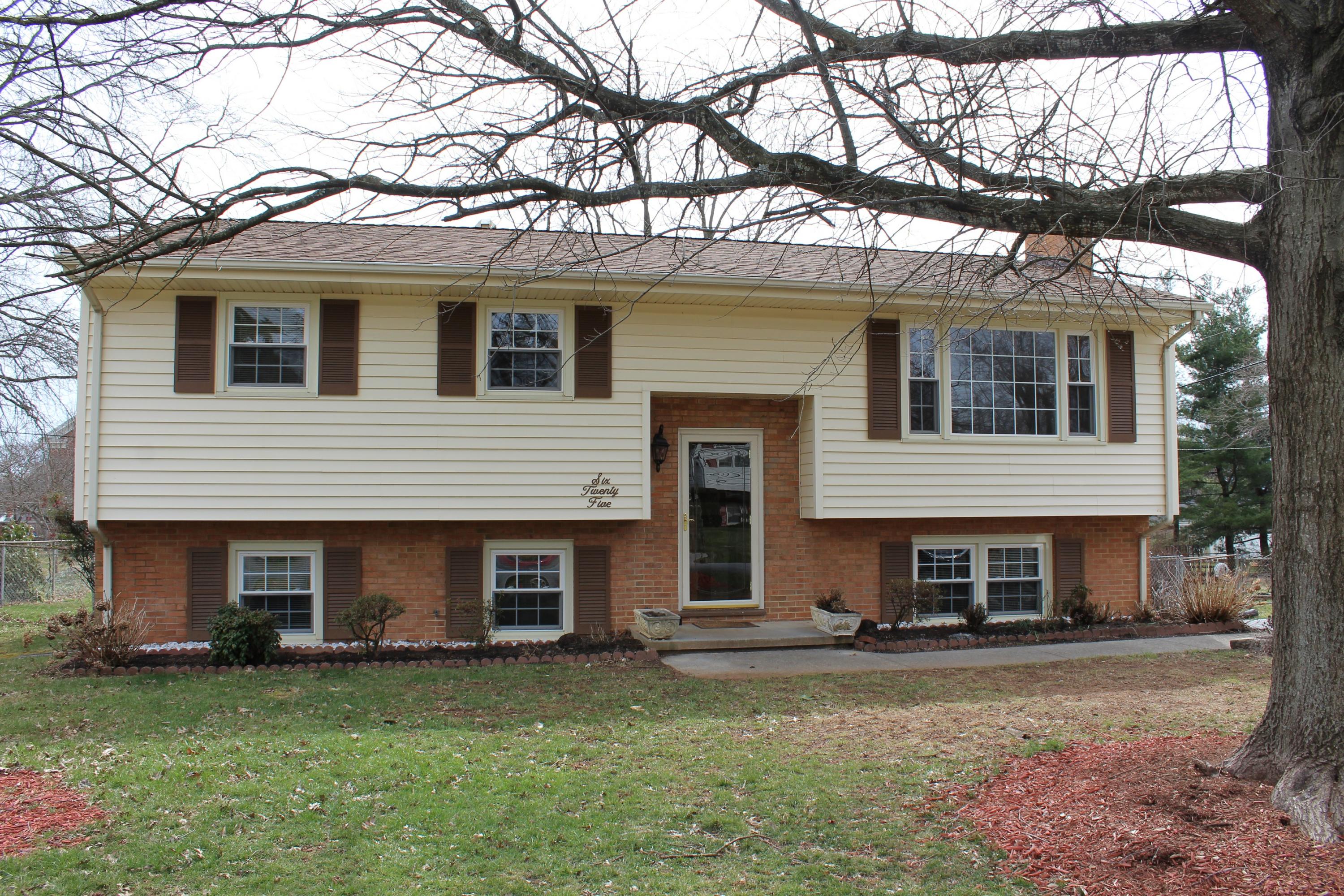 625 Magnolia Road Roanoke, VA 24019 - Photo 1 of 20 IMG_0591