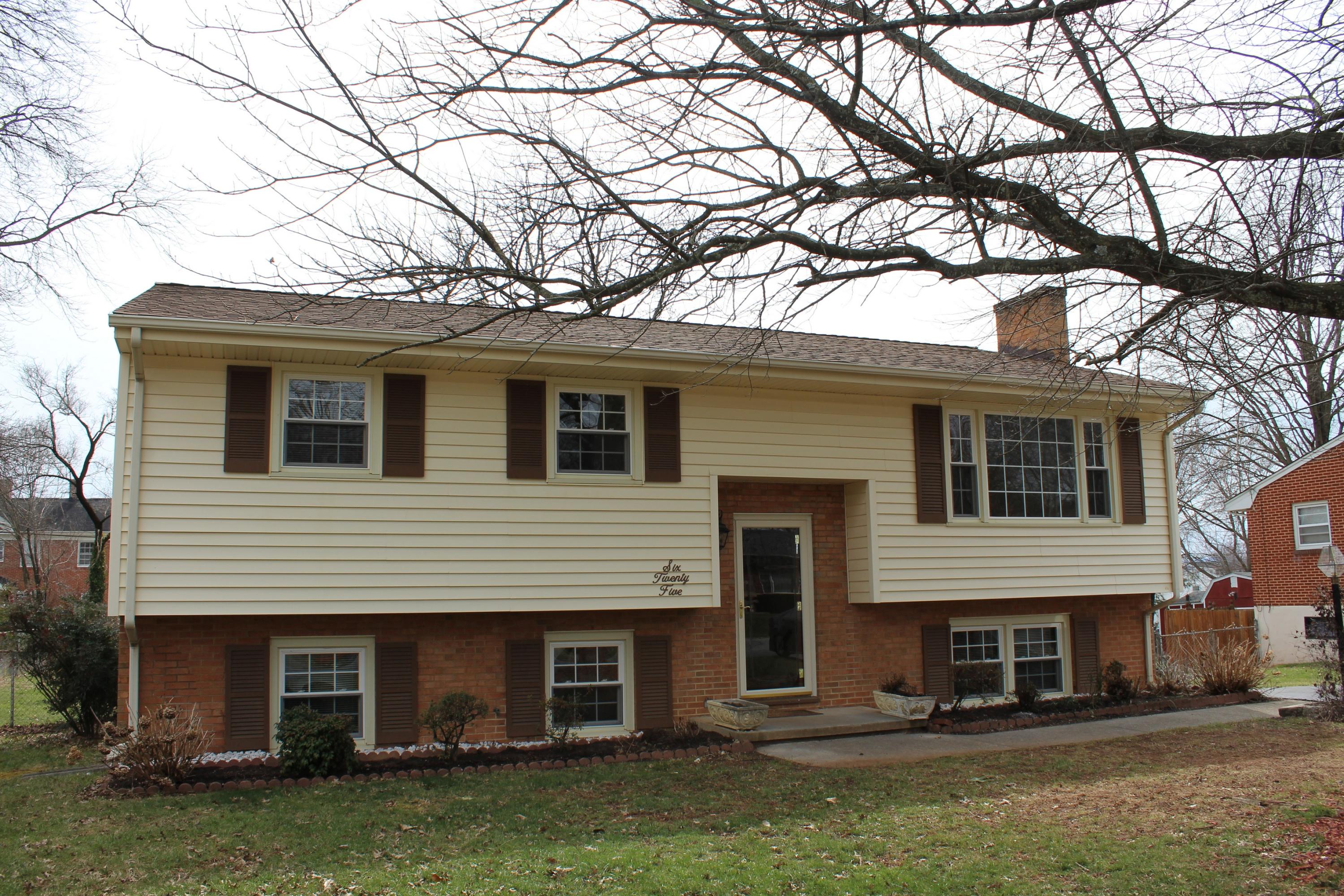 625 Magnolia Road Roanoke, VA 24019 - Photo 2 of 20 IMG_0592