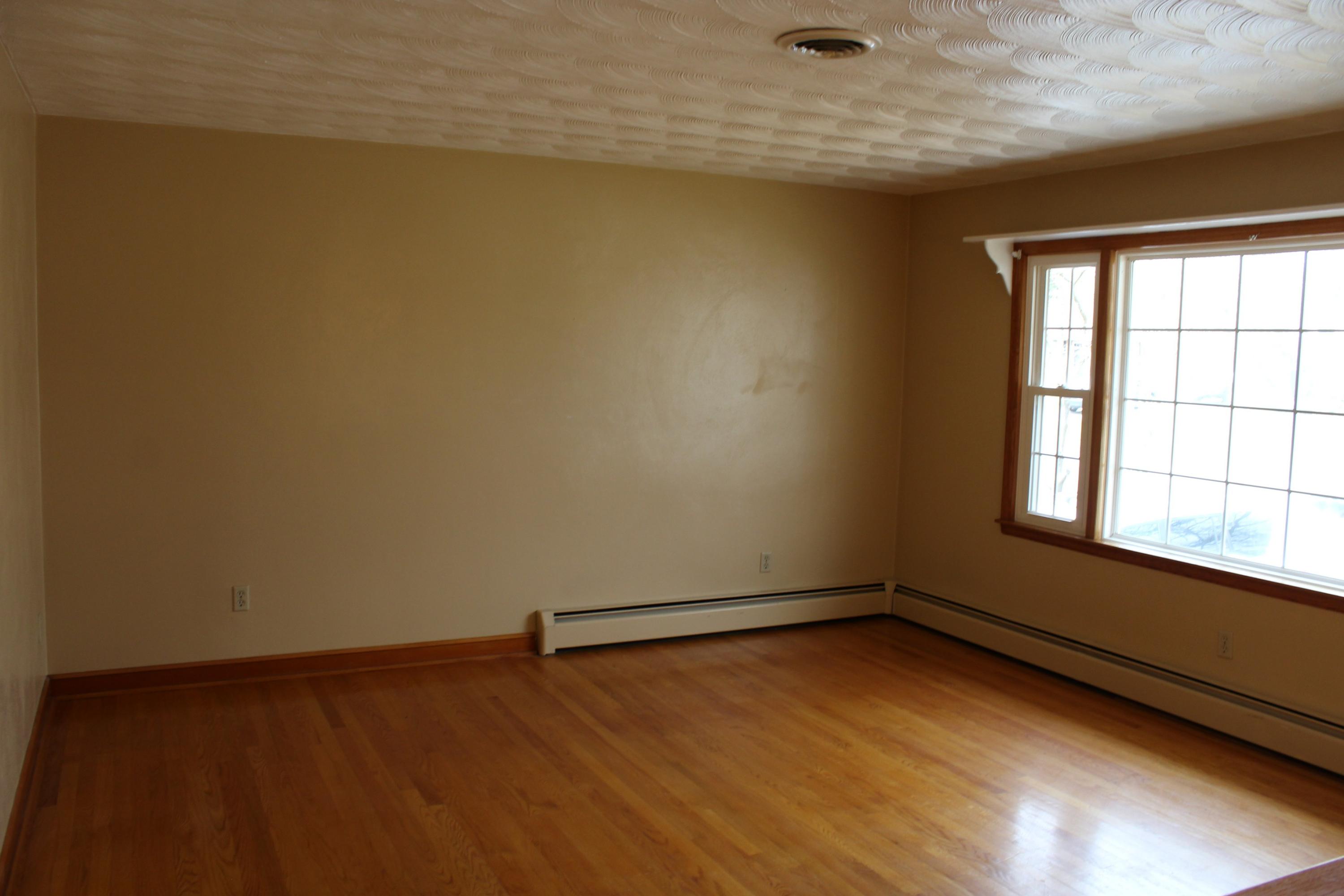 625 Magnolia Road Roanoke, VA 24019 - Photo 4 of 20 IMG_0594