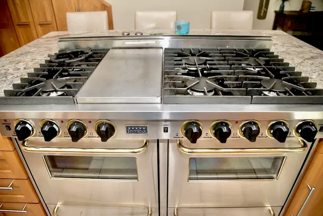 $5,800 | 601 12th Street, Huntington Beach, CA 92648