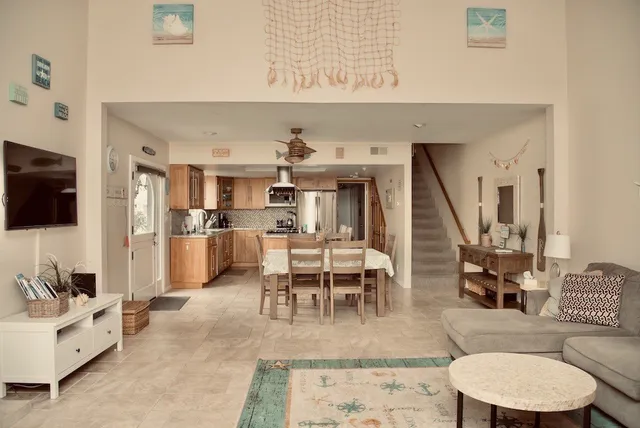 $5,800 | 601 12th Street, Huntington Beach, CA 92648