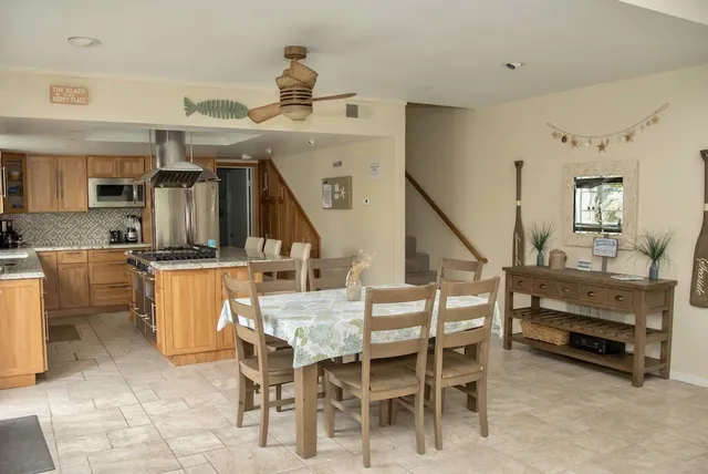 $5,800 | 601 12th Street, Huntington Beach, CA 92648