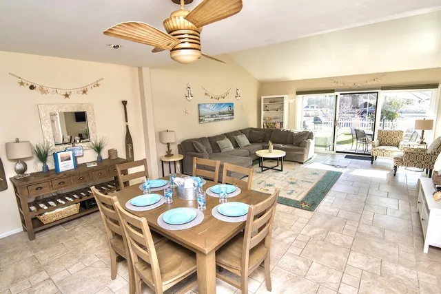 $5,800 | 601 12th Street, Huntington Beach, CA 92648