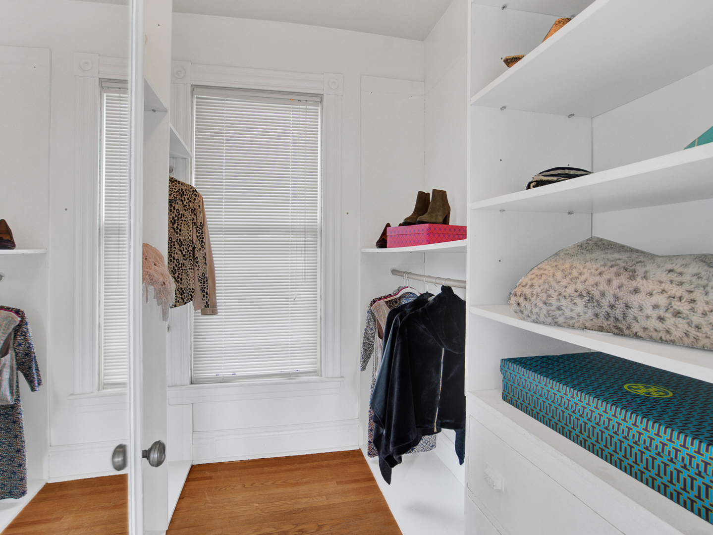 22 Orchard Place Hinsdale, IL 60521 - Photo 25 of 34 a bedroom with a bed and cabinets