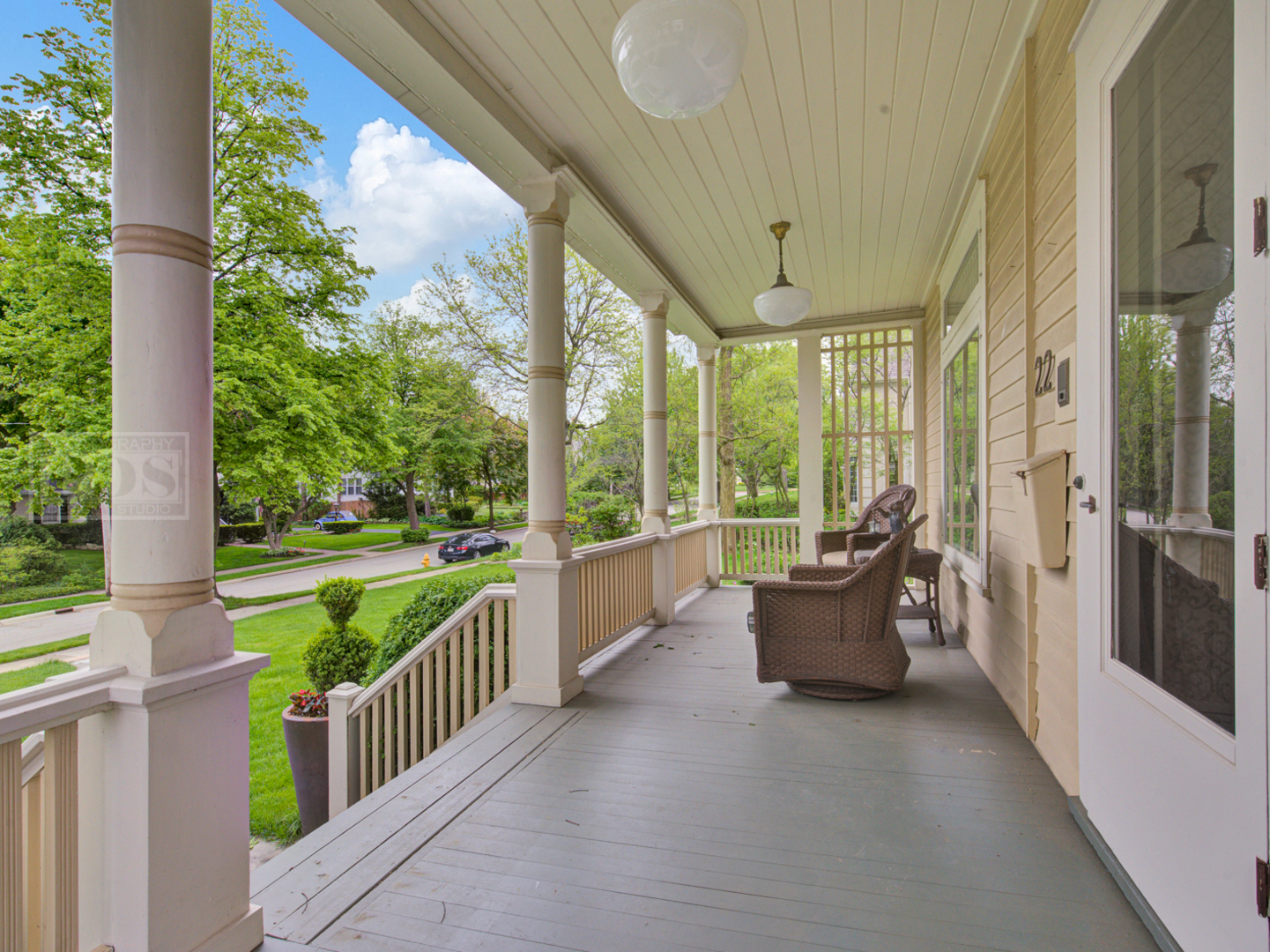 22 Orchard Place Hinsdale, IL 60521 - Photo 7 of 34 a building with garden in the outdoor space