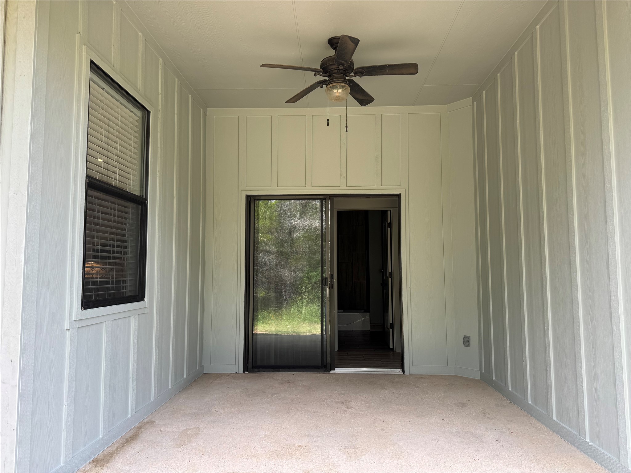 290 Hugo Road, Unit B San Marcos, TX 78666 - Photo 18 of 22 a view of an empty room with a window