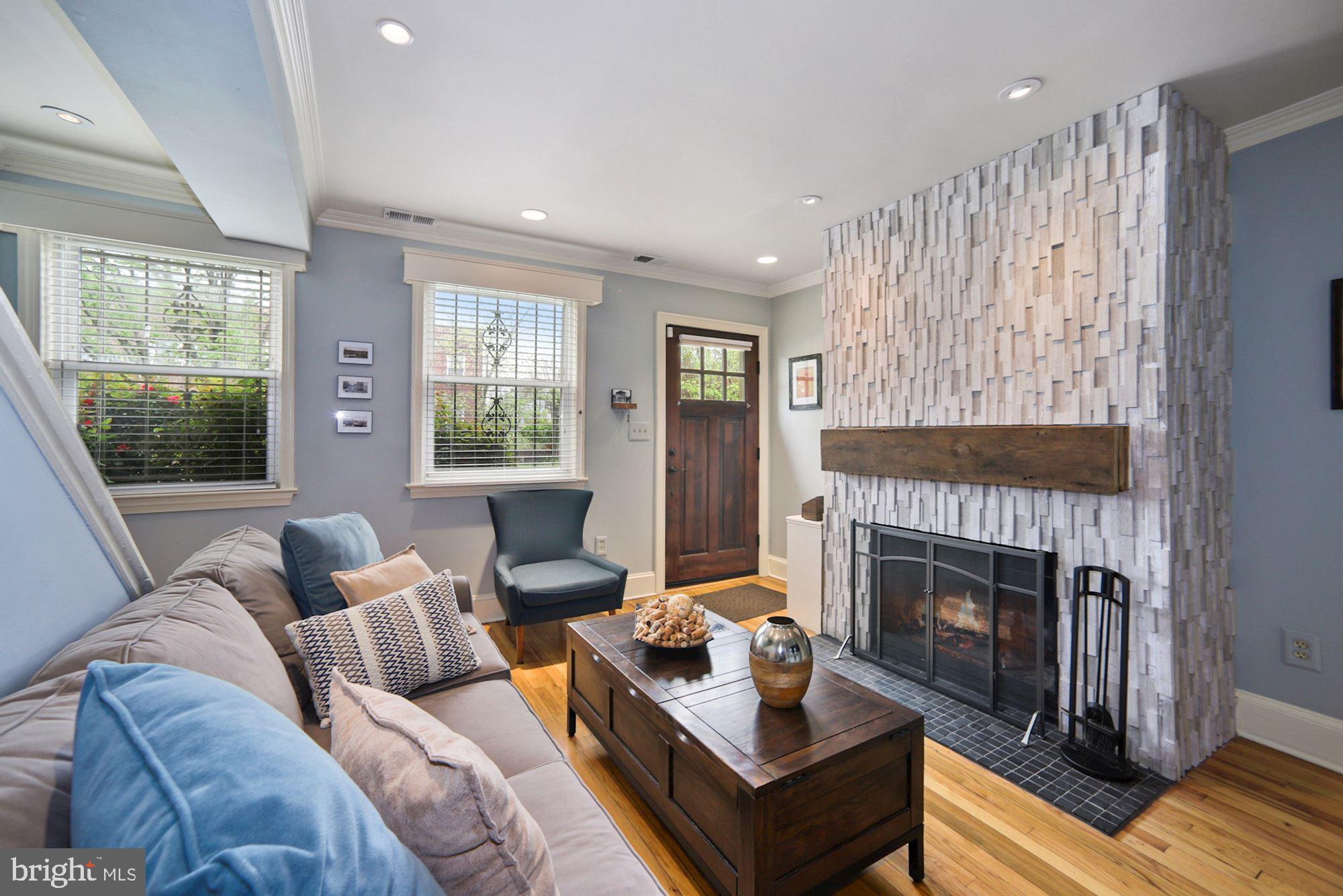 1724 E Street Northeast Washington, DC 20002 - Photo 4 of 24 Custom mantle.