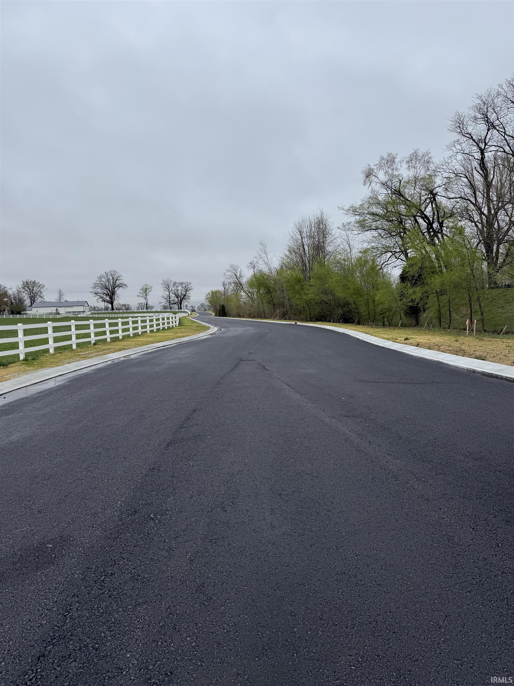 1095 Saddlebrooke Chandler, IN 47610 - Photo 3 of 5