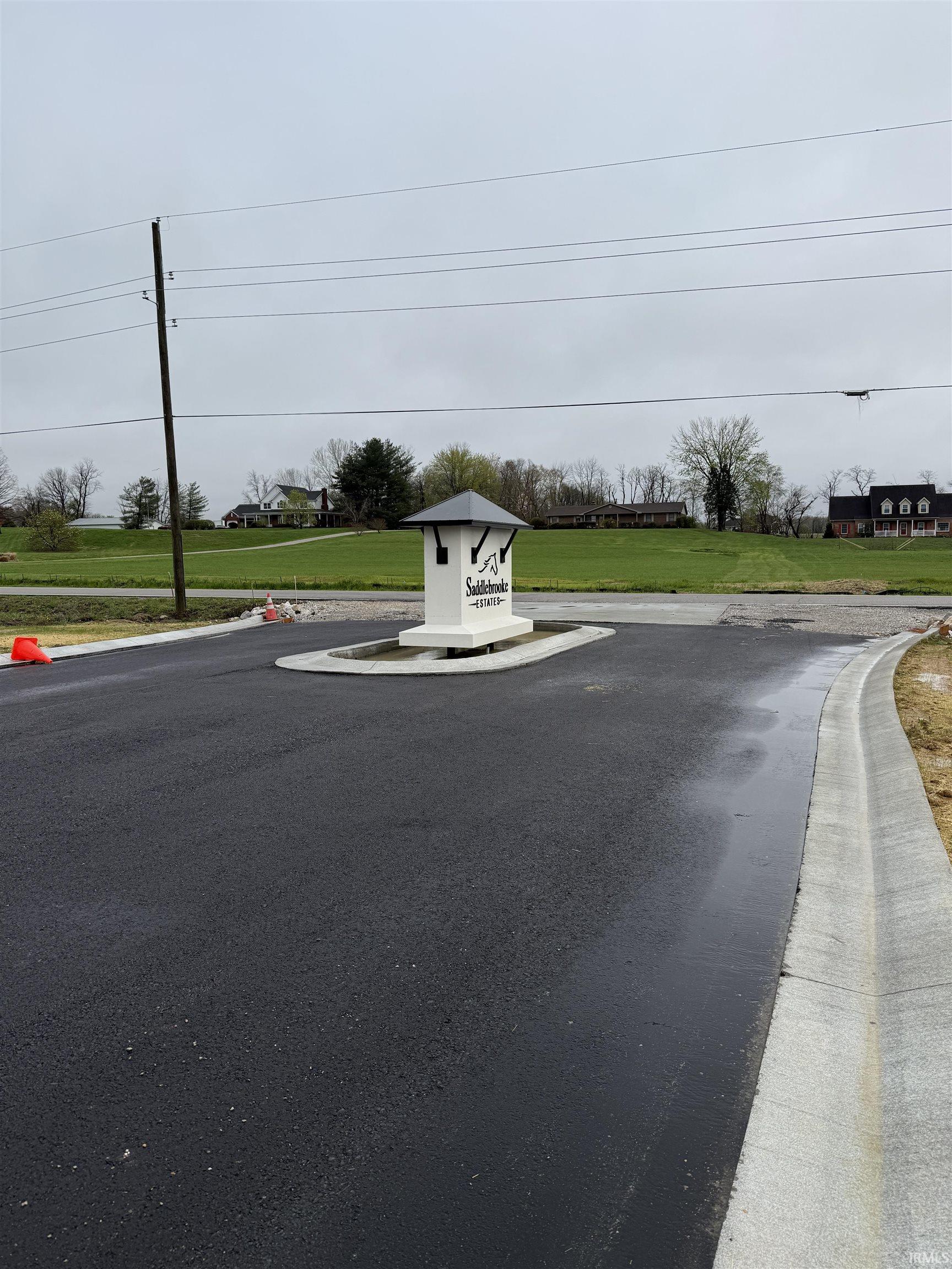 1095 Saddlebrooke Chandler, IN 47610 - Photo 4 of 5