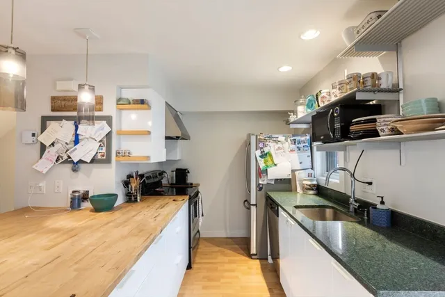 $3,650 | 63 Bolton Street, Unit 63, Boston, MA 02127