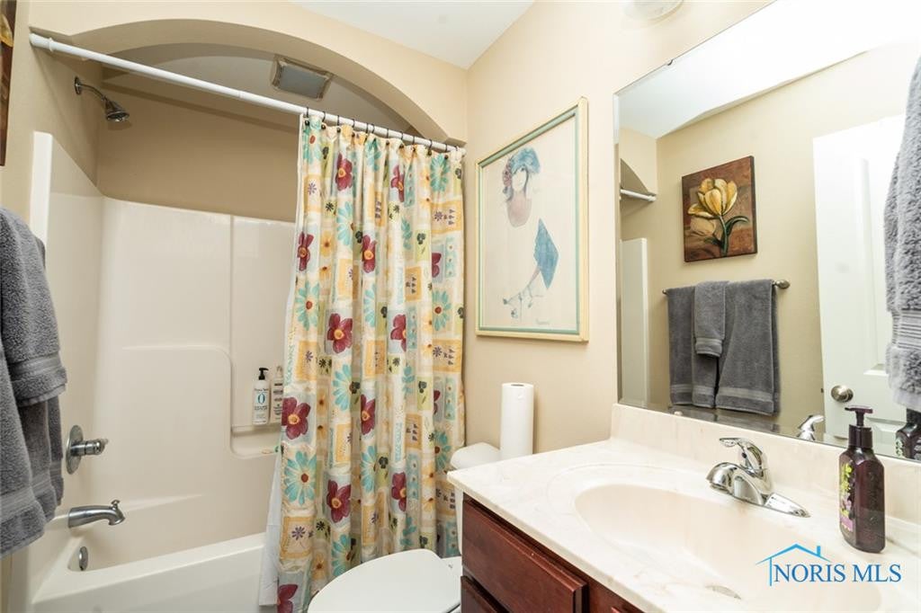 2123 Oakside Road Toledo, OH 43615 - Photo 11 of 17 Gallery Image 11