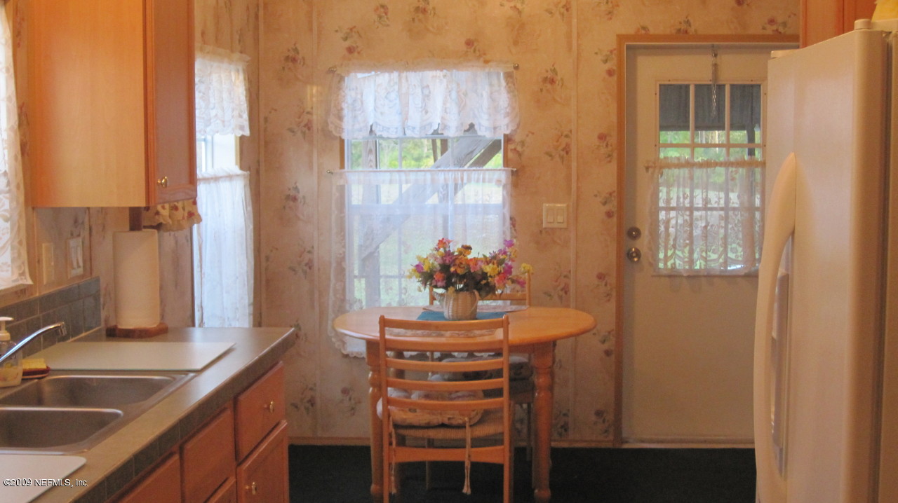22939 Brandon Road Lawtey, FL 32058 - Photo 5 of 23 Eat-in kitchen