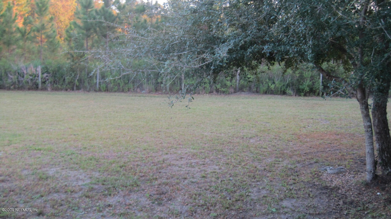 22939 Brandon Road Lawtey, FL 32058 - Photo 6 of 23 backyard