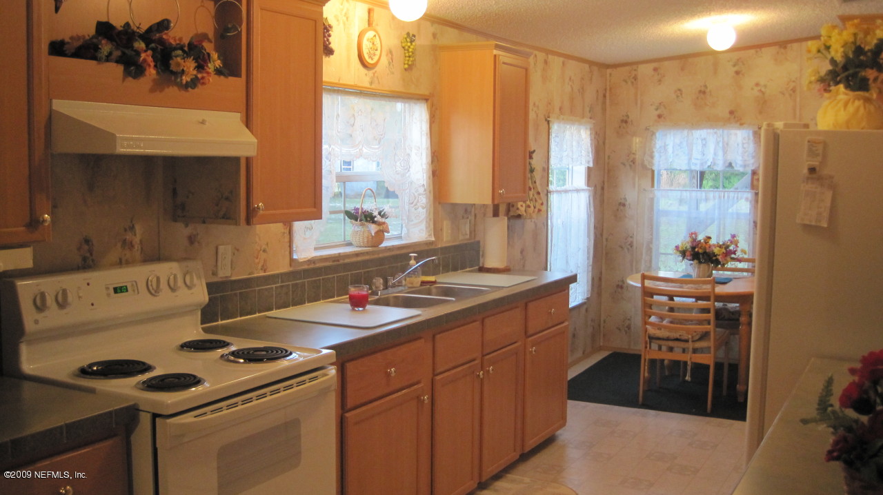 22939 Brandon Road Lawtey, FL 32058 - Photo 10 of 23 kitchen