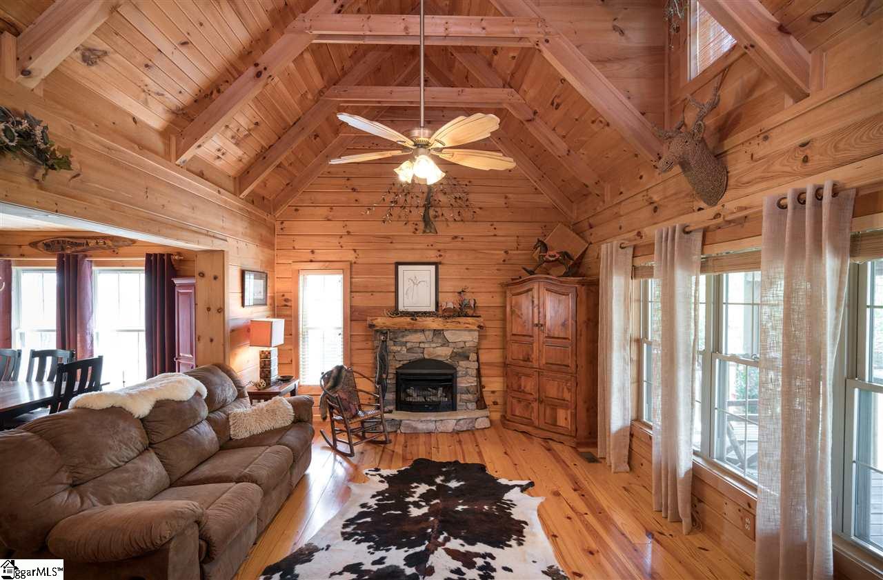 343 Pleasant Grove Road Pickens, SC 29671 - Photo 6 of 34
