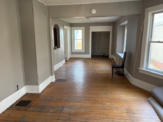 198 Lincoln Street Rochester, NY 14605 - Photo 7 of 38