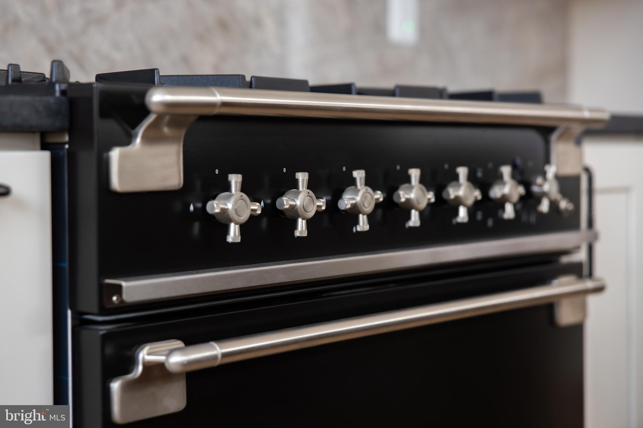 304 N Street Northwest, Unit 1 Washington, DC 20001 - Photo 16 of 47 a close view of door