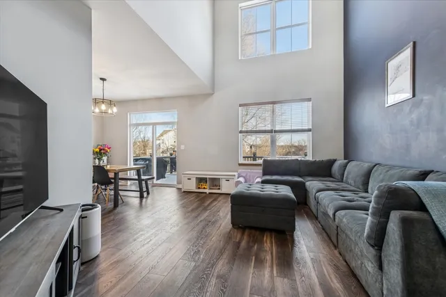 $355,000 | 529 Horizon Drive, Bartlett, IL 60103