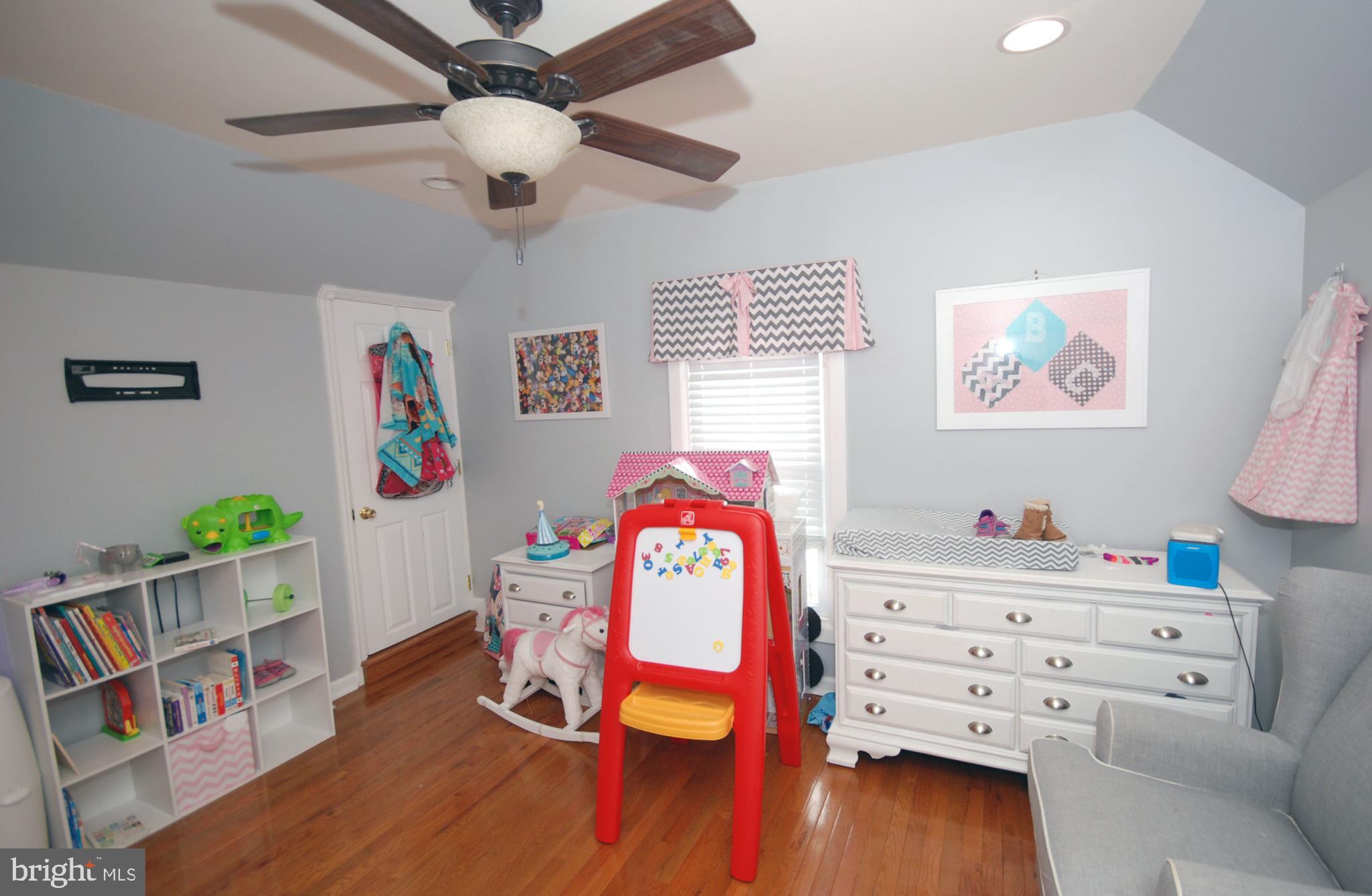 181 Edinburg Road Trenton, NJ 08619 - Photo 18 of 23 Gallery Image 18