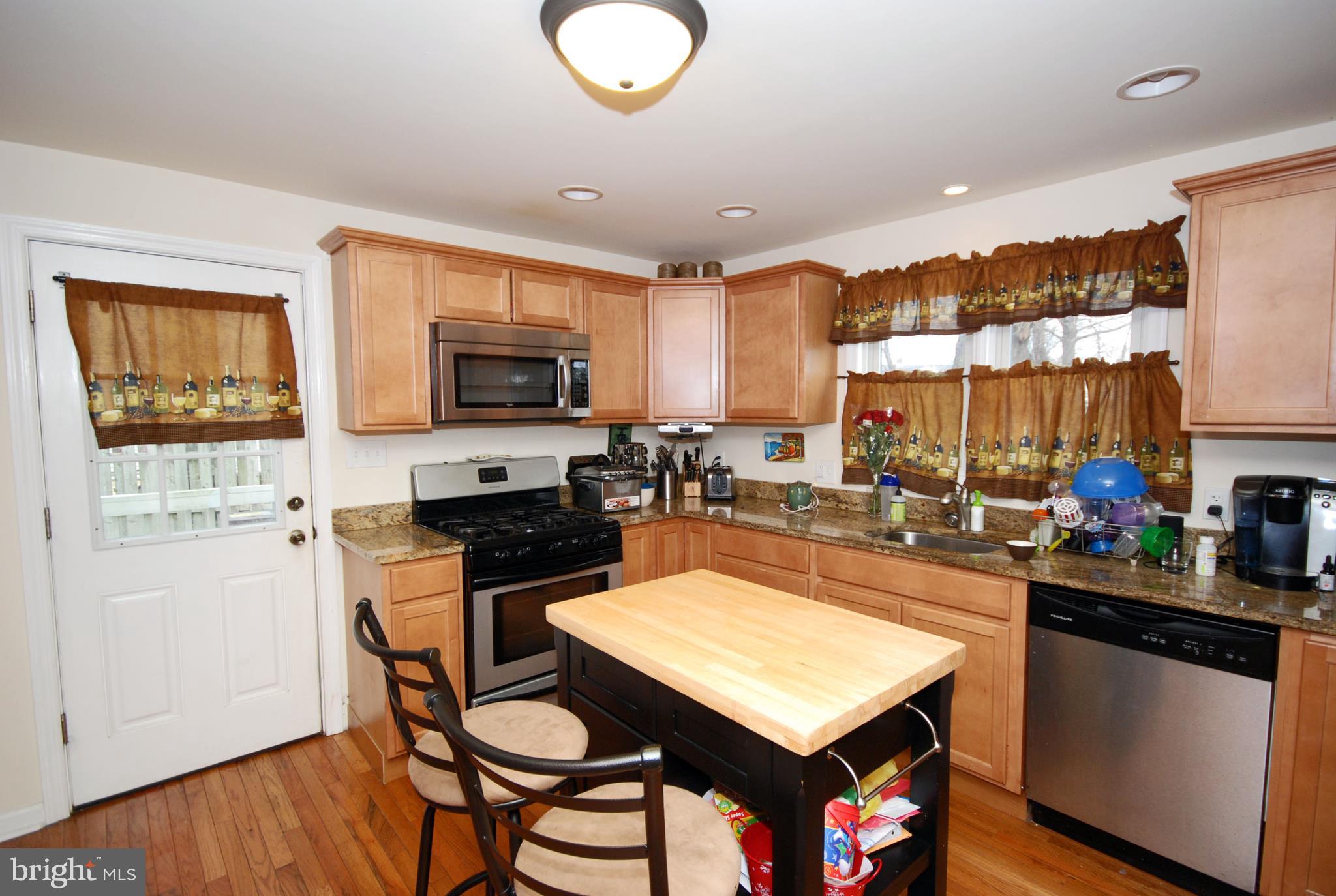 181 Edinburg Road Trenton, NJ 08619 - Photo 7 of 23 Gallery Image 7