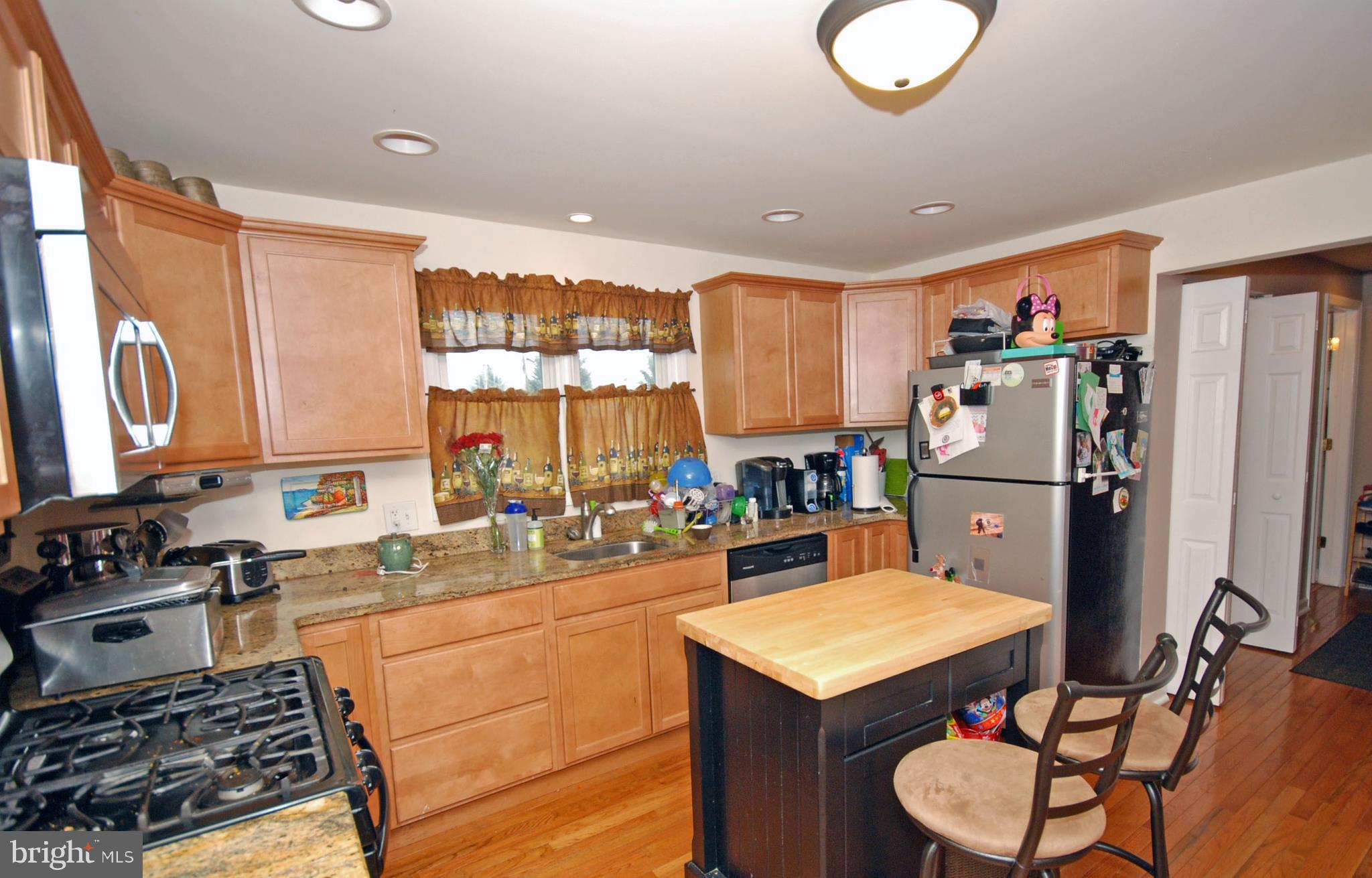 181 Edinburg Road Trenton, NJ 08619 - Photo 8 of 23 Gallery Image 8