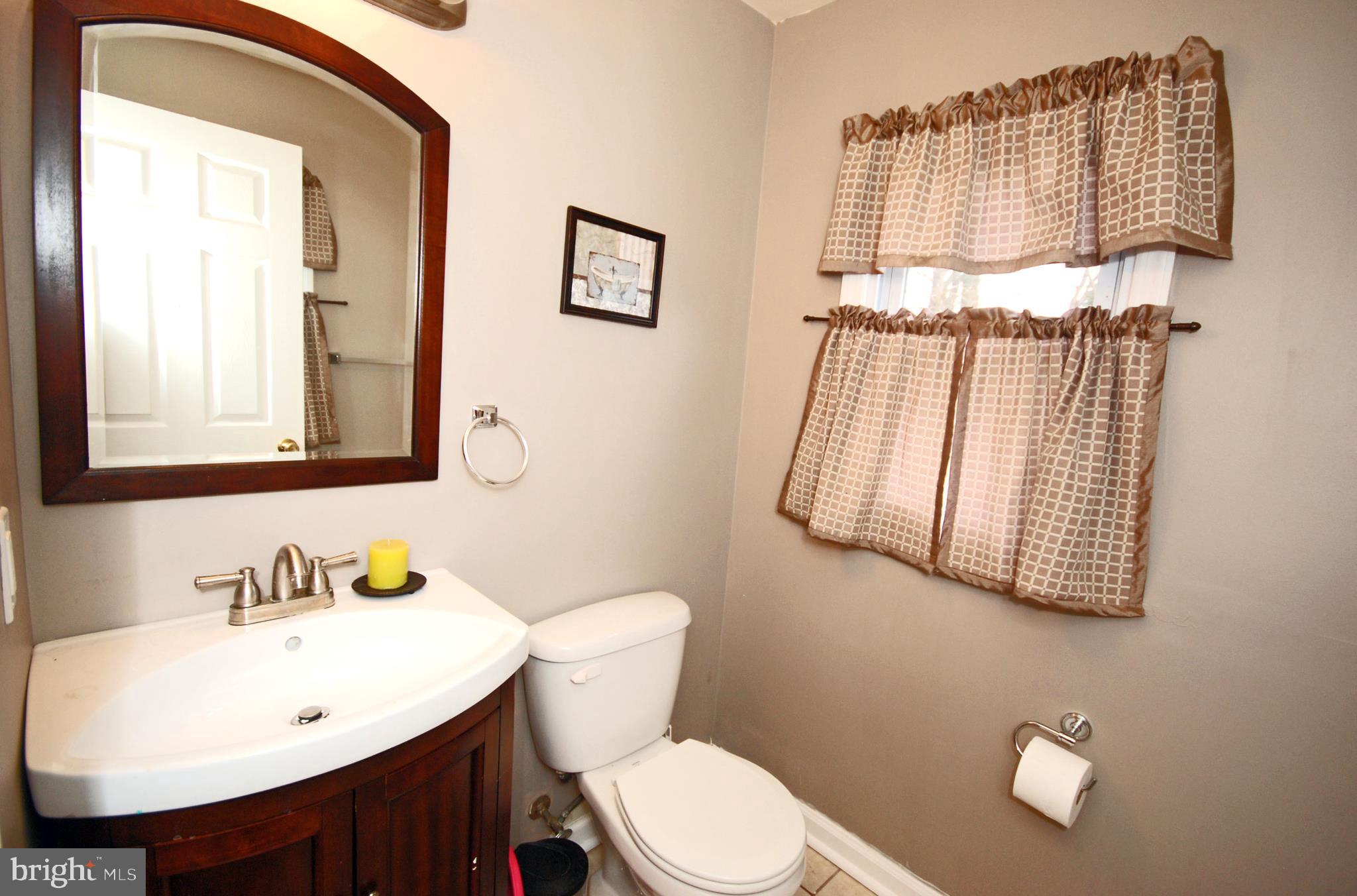 181 Edinburg Road Trenton, NJ 08619 - Photo 10 of 23 Gallery Image 10