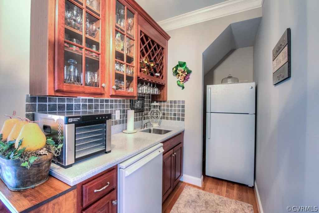 5800 Spinnaker Cove Road Midlothian, VA 23112 - Photo 29 of 50 Wet bar with Corian, tiled backsplash and custom c