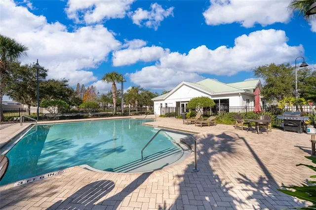 a view of a house with yard